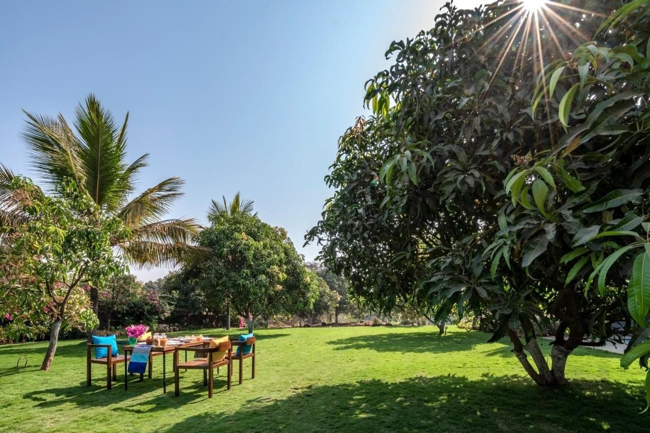 Saffronstays Casa Manga, Karjat - Pet-Friendly Pool Villa Near Nd'S Film World And Saltt Bagian luar foto